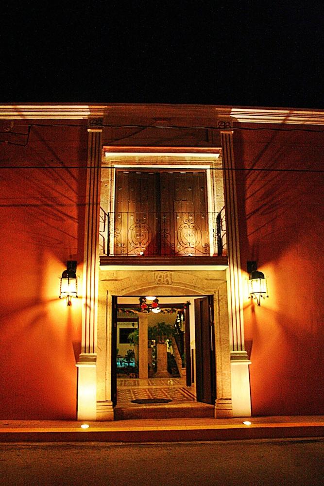 La Aurora Colonial Hotel